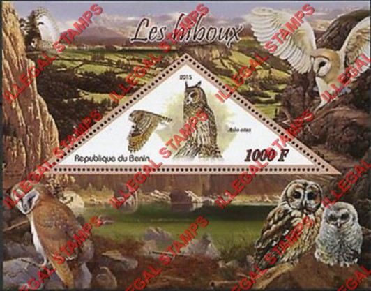 Benin 2015 Owls Illegal Stamp Souvenir Sheet of 1 Benin 2015 Owls Illegal Stamp Souvenir Sheet of 1