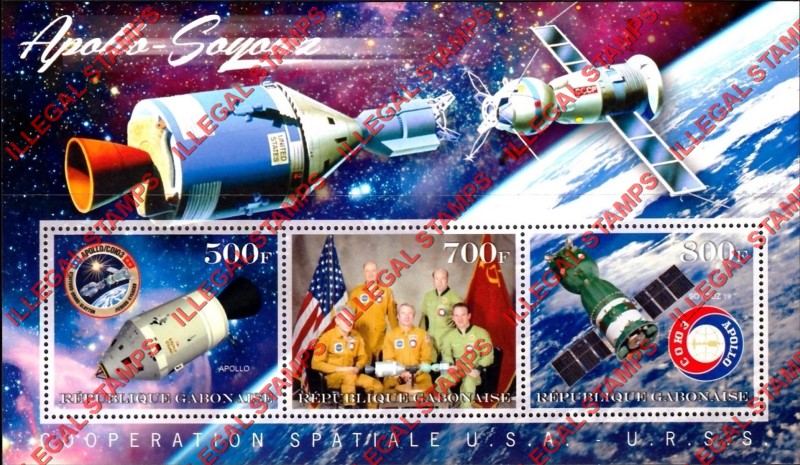 Gabon 2018 Space Apollo Soyuz Illegal Stamp Souvenir Sheet of 3 with no date Inscription Gabon 2018 Space Apollo Soyuz Illegal Stamp Souvenir Sheet of 3 with no date Inscription