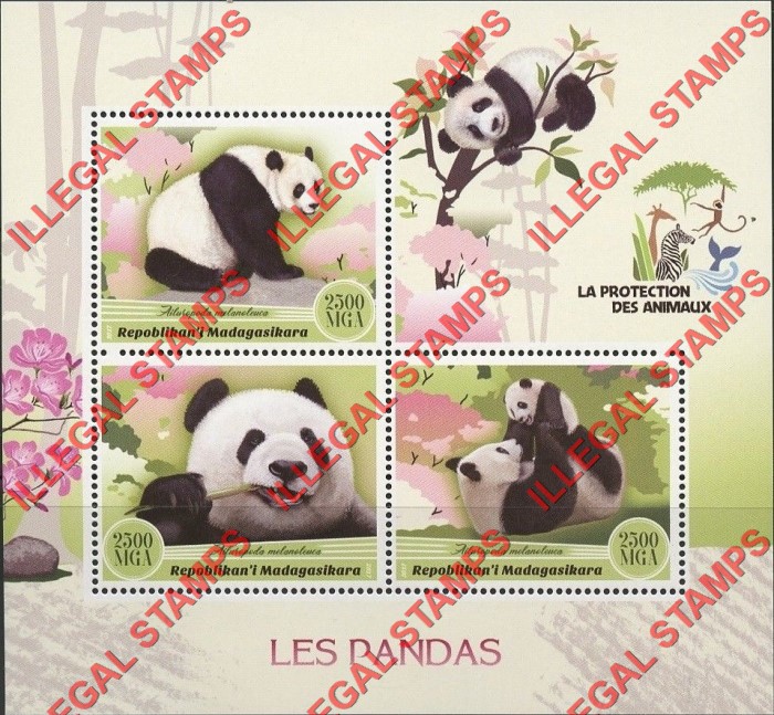 Madagascar 2017 Pandas Illegal Stamp Souvenir Sheet of 3 Madagascar 2017 Pandas Illegal Stamp Souvenir Sheet of 3